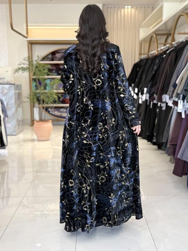 عباية الفاتنه بقماش شيفون مخمل ياباني اسود مع كحلي