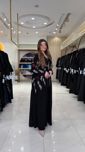 كولكشن العيد | عباية مريام بقماش كريب ملكي مطرز