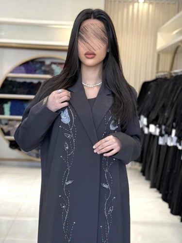 كولكشن العيد | عباية ليم بقماش كريب رموش مزين بشك...