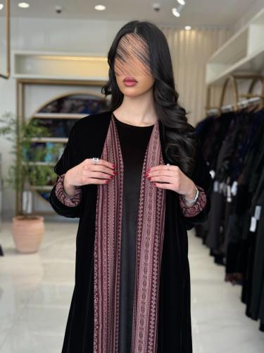 عباية نيفين بقماش مخمل كوري تدخيلات كشميري دبل فيس...