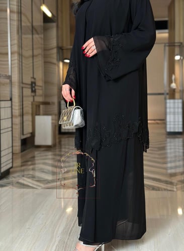 عباية شروق بقماش كريب رموش مزين بشك ناعم طبقتين