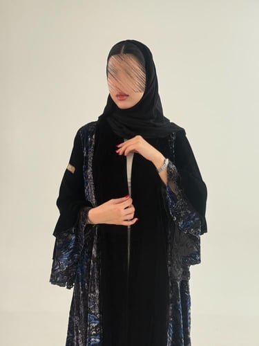 عباية غيوم بقماش مخمل كوري تدخيلات شيفون كحلي