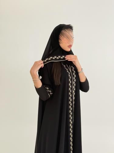 عباية فرحه بقماش انترنت بتطريز بيج