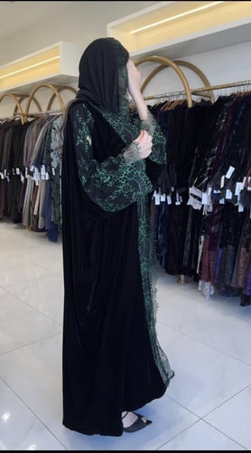 عباية محبوبه بقماش مخمل كوري تدخيلات دانتل فرنسي ا...