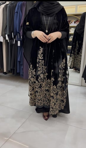 عباية الترف بقماش شيفون مخمل مبطن برسم انيق