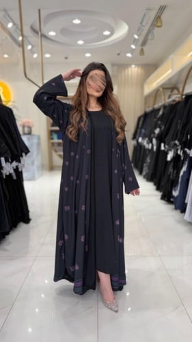 عباية خديجه بقماش حرير مبطن بشيفون برسم ورد بنفسجي