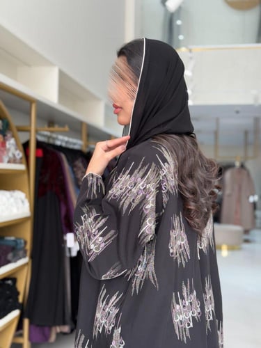 عباية وتين بقماش حرير مغسول مطرز