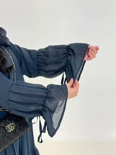 عباية سمر بقماش لنن ناعم مبطن كحلي