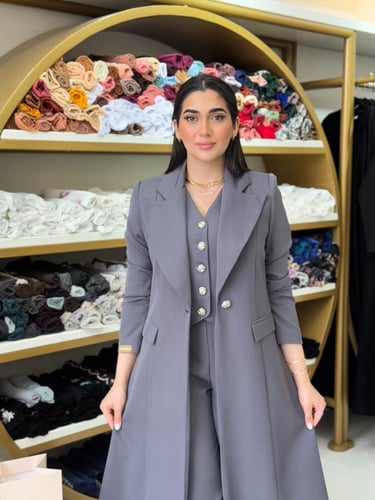 عباية عنقاء | بليزر طقم تركي ثلاث قطع رمادي