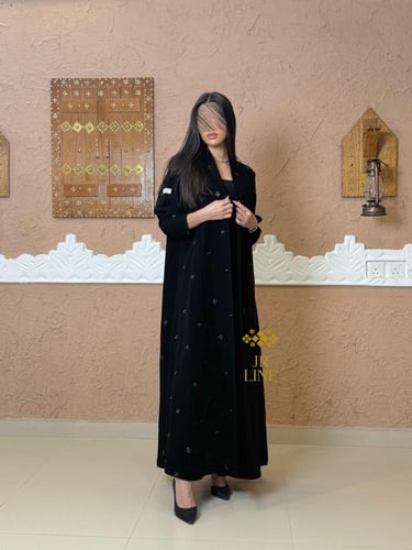 اليوم الوطني | عباية رقي بقماش كريب الابداع مطرز