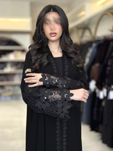 عباية طيف بقماش كريب ملكي دانتل بالكم