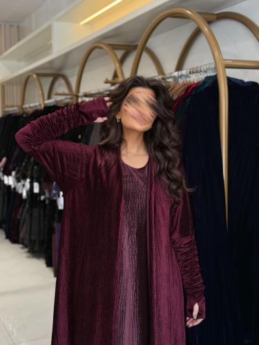 عباية فله بقماش مخمل استرتش كرمشه بالكم وفتحه اصبع...