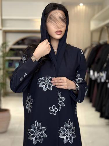 بليزر | عباية بيور بقماش كريب الابداع بتطريز كحلي