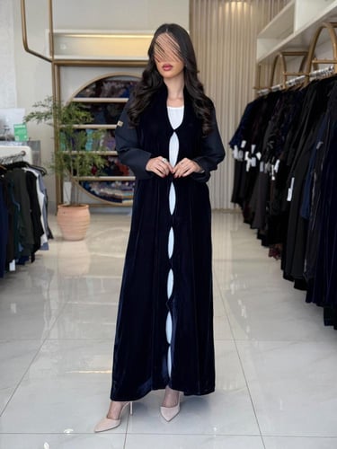 عباية سمو بقماش مخمل تدخيلات كريب الاناقه كحلي