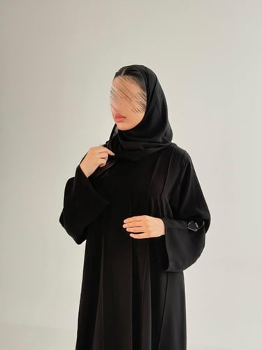 عباية مناير بقماش كريب الابداع مزين بكلفه