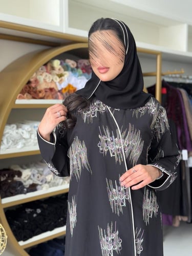 عباية وتين بقماش حرير مغسول مطرز