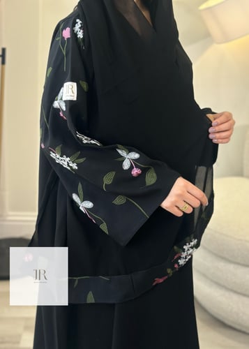 تشكيلة العيد | عباية الجوهرة ورود