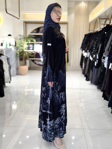 عباية ساندي بقماش مخمل كوري كحلي برسم سماوي