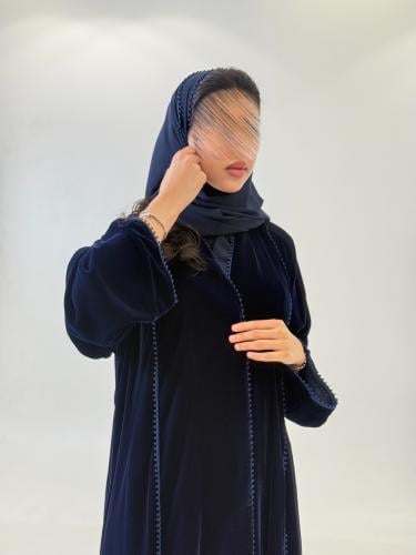 عباية ليلي بقماش مخمل كوري بقيطان ناعمه كحلي