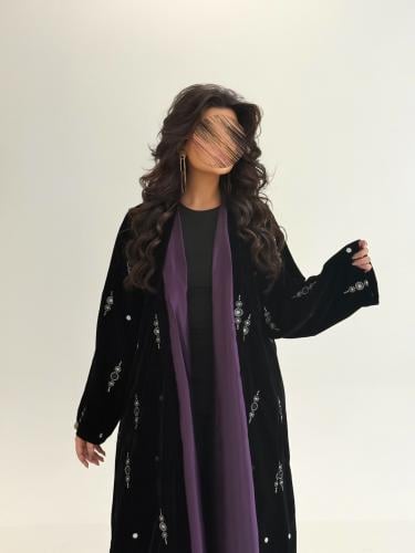 عباية وصوف بقماش مخمل كوري بتطريز مبطن بستان موف