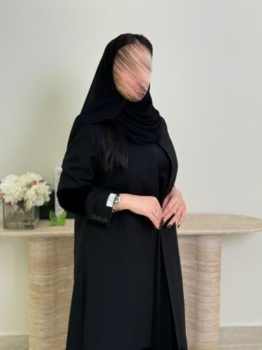 بليزر | عباية عقيق بقماش كريب الاناقه بلميات مخمل