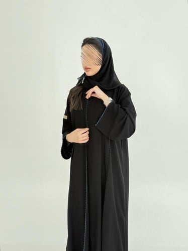 عباية سلوى بقماش كريب ملكي مزين بقيطان كحلي