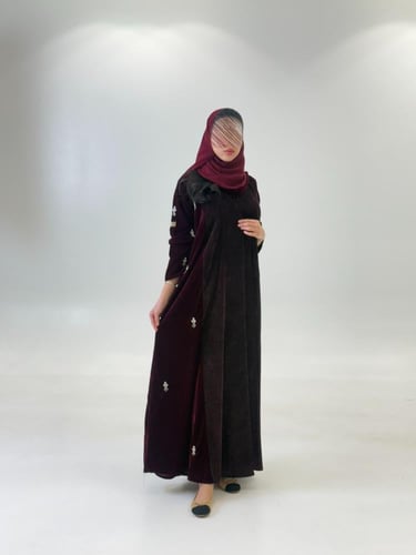 عباية سولو بقماش مخمل تركي مع مخمل كوري بشك عنابي