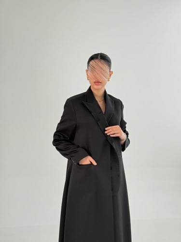 بليزر | عباية ورد بقماش كريب ايطالي دبل ياقه