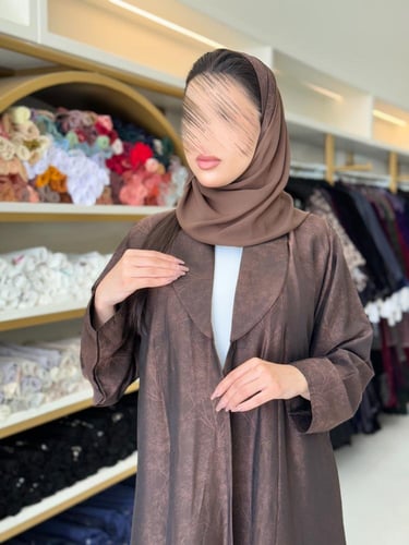 عباية رواء بقماش كريب حرير مشجر بني