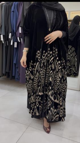 عباية الترف بقماش شيفون مخمل مبطن برسم انيق 2