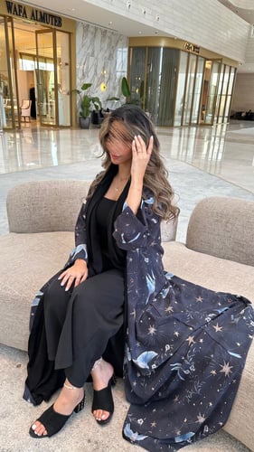 عباية فدوى بقماش شيفون مبطن برسم عصافير