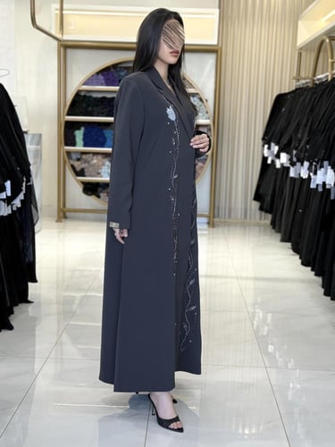 كولكشن العيد | عباية ليم بقماش كريب رموش مزين بشك...