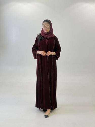 عباية ليلي بقماش مخمل كوري بقيطان ناعمه عنابي