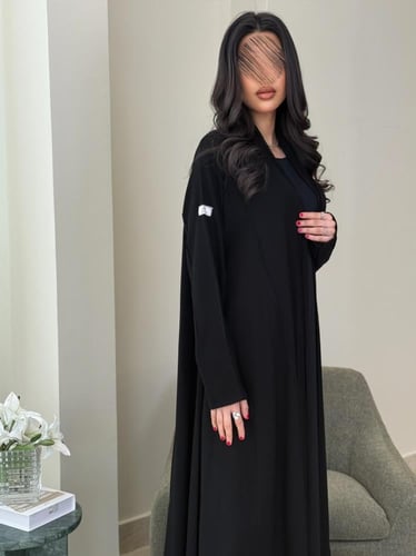 عباية نوران بقماش كريب الابداع ببنسات اسود