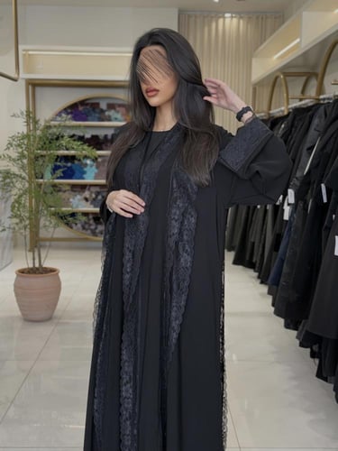 عباية سهام بقماش كريب رموش مزين بدانتل