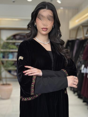 عباية هيم بقماش مخمل كوري طبقات بكلفه بني