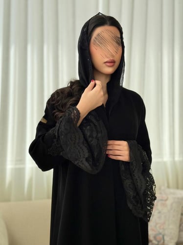 كولكشن العيد | عباية ذهب بقماش كريب رموش مزين بدان...