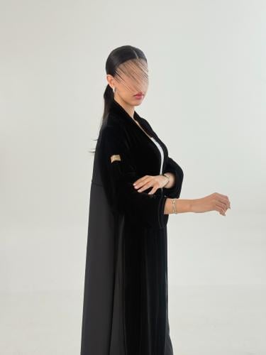 تشكيلة شتاء 2026 -عباية اسراء بلاك بيري ومخمل مع ت...