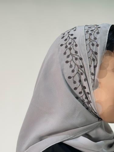 رمادي تطريز اعشاب