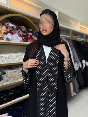 عباية سماة بقماش كريب ملكي مبطن بشيفون منقط ساده (...