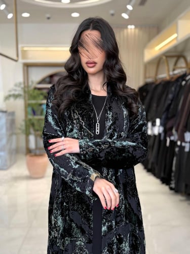 عباية الفاتنه بقماش شيفون مخمل ياباني تيفاني