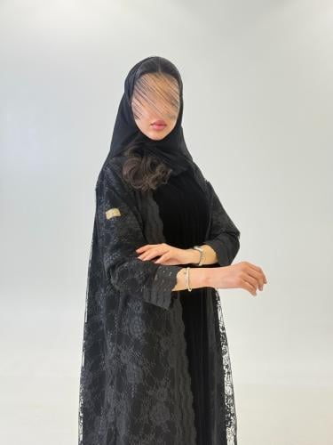 عباية ديلاء بقماش مخمل كوري مع دانتل بالجوانب