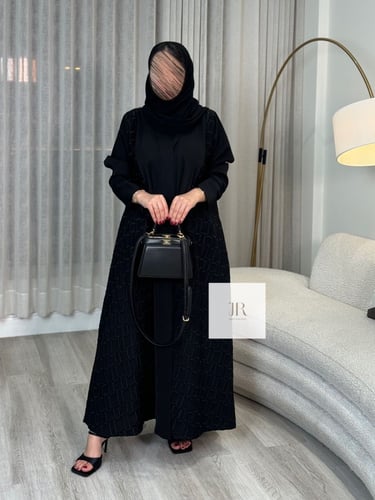 عباية وداد l الاناقة تطريز مربعات - اسود