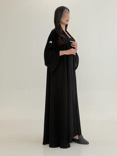 عباية سلطانه بقماش انترنت كويتي بتطريز ناعم اسود