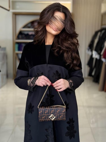 بليزر | عباية اشراق بقماش مخمل كوري تدخيلات كريب ا...