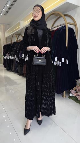 عباية ماليا بقماش مخمل كوري بكسرات 3D اسود كم وسيع