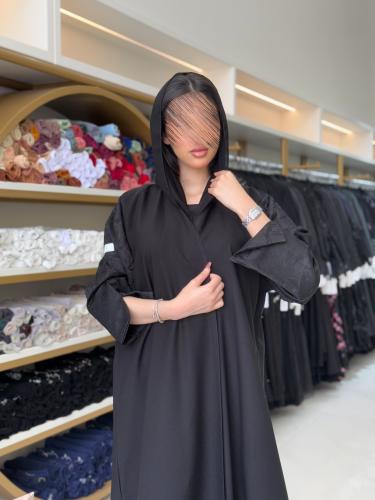 عباية سلافيا بقماش كريب الاناقة بكسره بالخلف