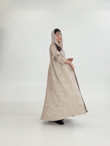 عباية اسماء بقماش حرير ناعم مشجر بيج