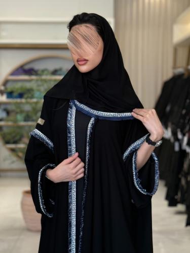 عباية شغف بقماش كريب ملكي مزين بكلفه هدب كحلي