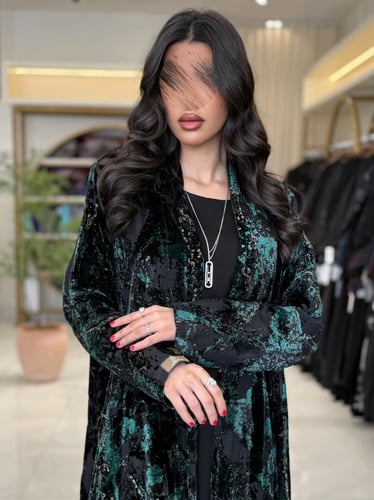 عباية الفاتنه بقماش شيفون مخمل ياباني اخضر